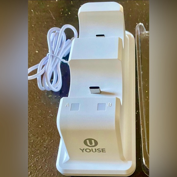 PS5 DUAL CONTROLLER CHARGER (2 AVAILABLE PRICE PER ITEM. Bundle 10% off - Picture 5 of 7